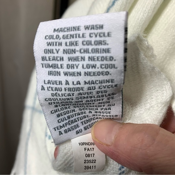 Martha Stewart Scarf Wrap White Blue XL Rectangular Fringe Shawl Classic Neutral - Picture 6 of 9